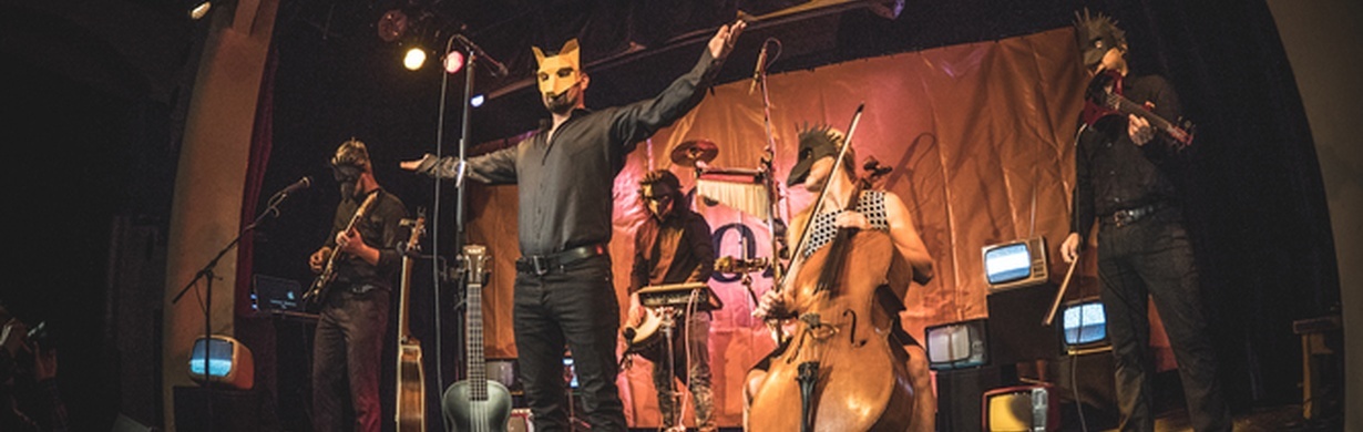 Elektro-šansonový koncert skupiny FoxO