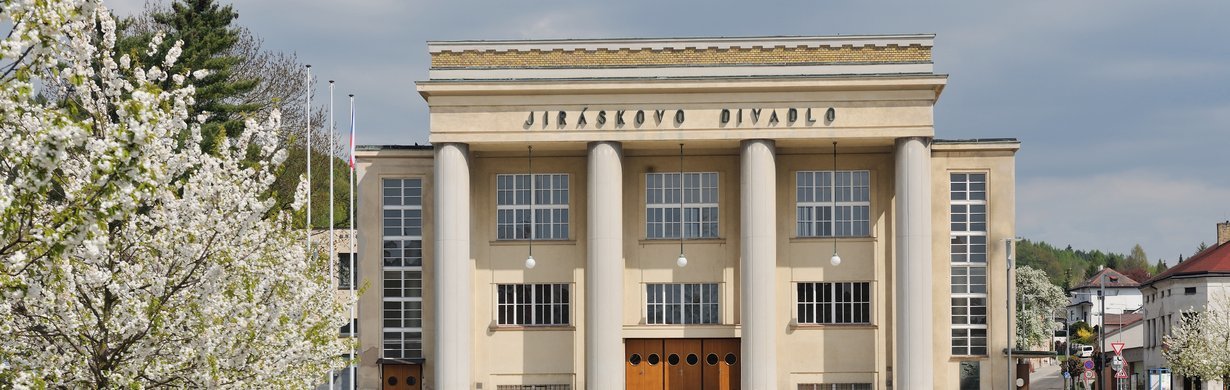 Prohlídky Jiráskova divadla v Hronově