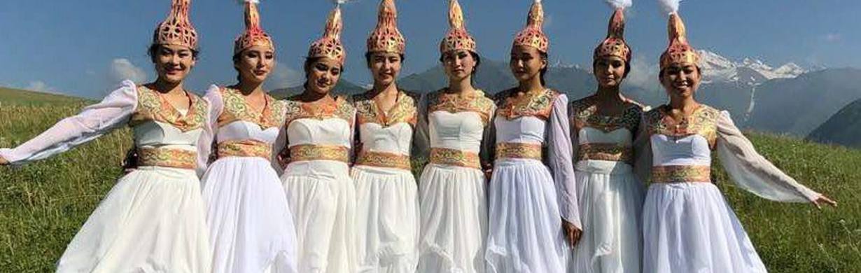 Folklorní skupiny na MFF Červený Kostelec
