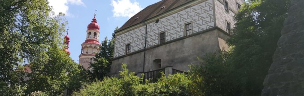 Pokoje vévody Kuronského po setmění na Státním zámku v Náchodě