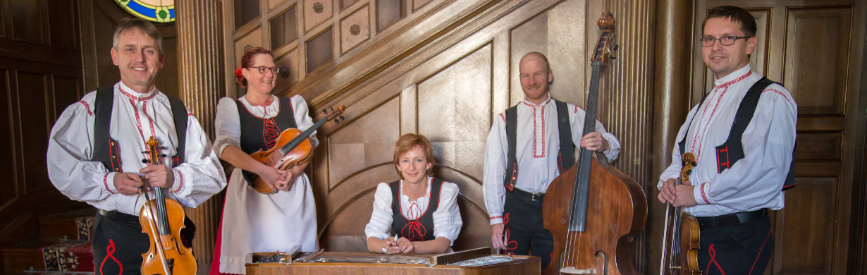 KONCERT KOSTELECKÉ CIMBÁLOVKY S OCHUTNÁVKOU VÍN