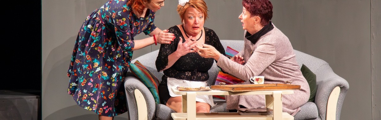 DIVADLO: Osm žen (DS NA TAHU)