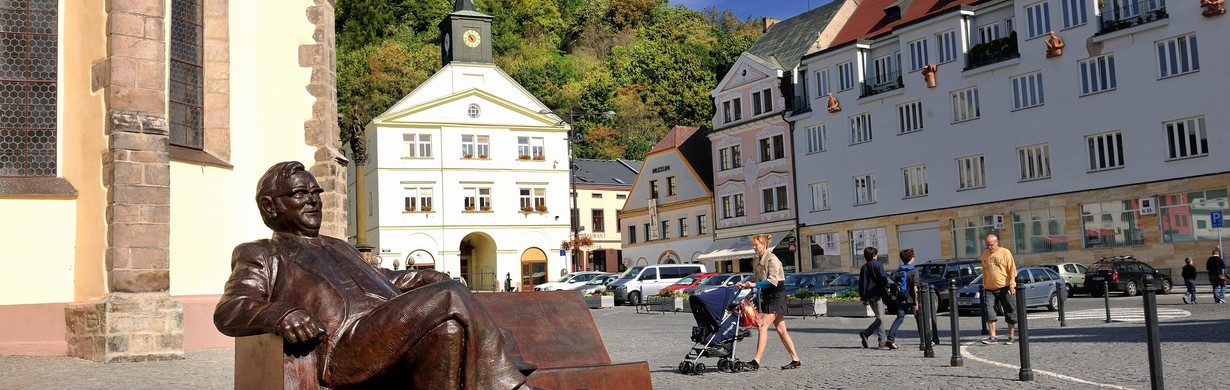 Město Náchod vydalo Velkou encyklopedii osobností Náchoda