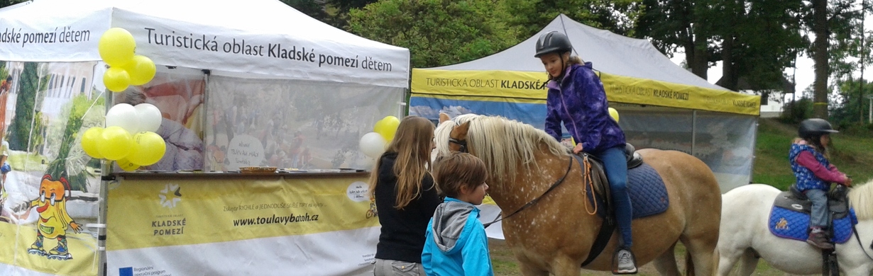 Toulavý baťoh nalákal návštěvníky do Stárkova i přes deštivé počasí!