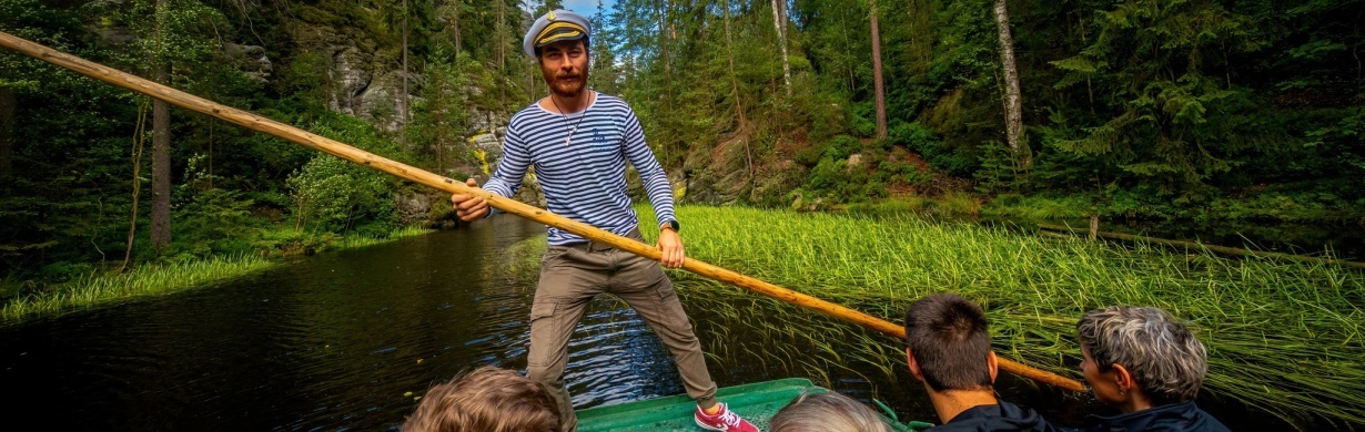 Staňte se převozníkem na Skalním jezírku v Adršpachu