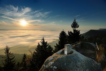 Viewing points from rocks