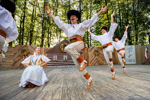 Mezinárodní folklorní festival Červený K